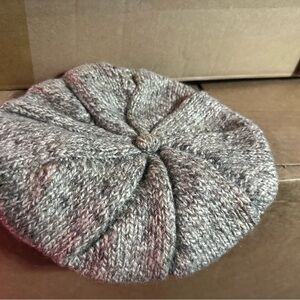 Stylish Gray Wool Beret